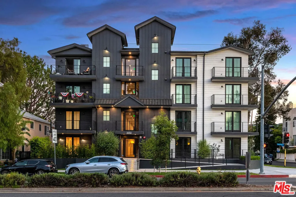 10352 Riverside Drive #103A Toluca Lake, CA 91602