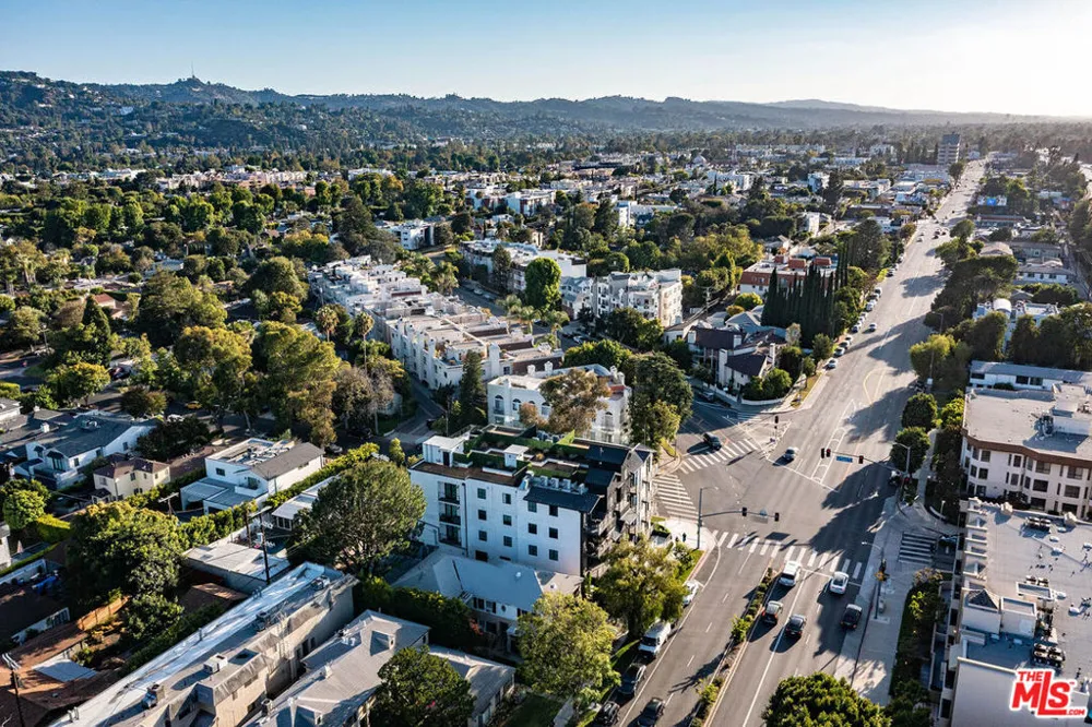 10352 Riverside Drive #103A Toluca Lake, CA 91602