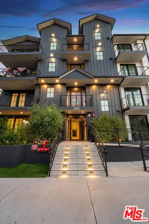 10352 Riverside Drive #103A Toluca Lake, CA 91602