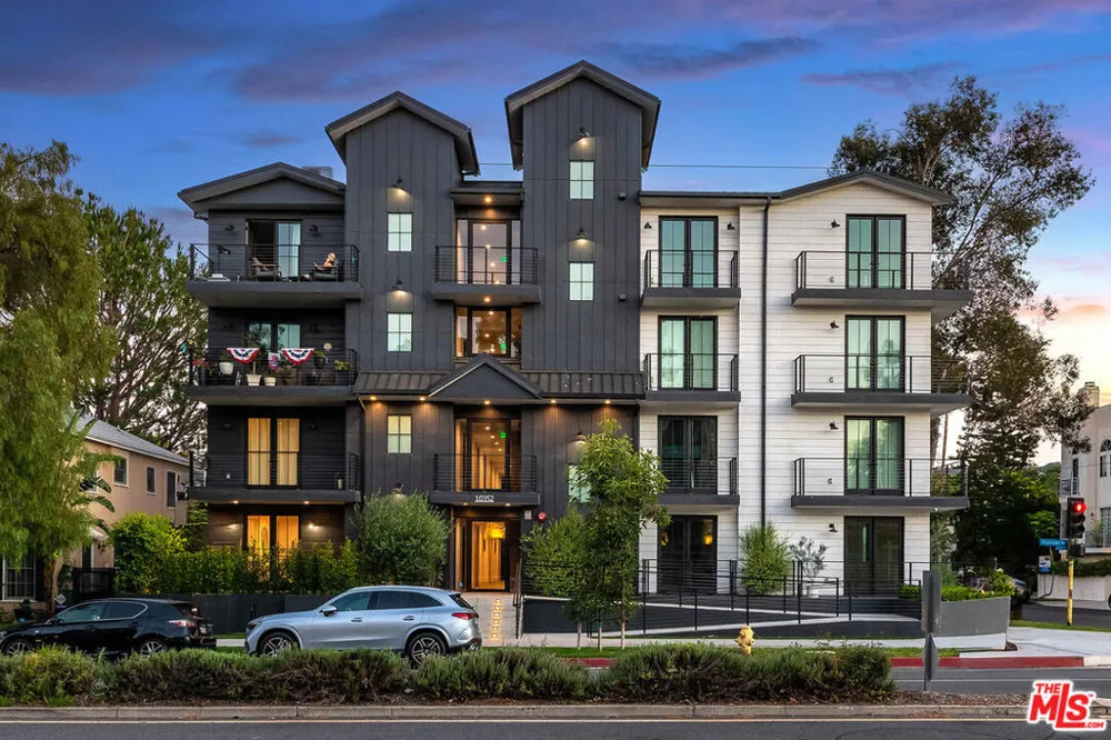 10352 Riverside Drive #103A Toluca Lake, CA 91602