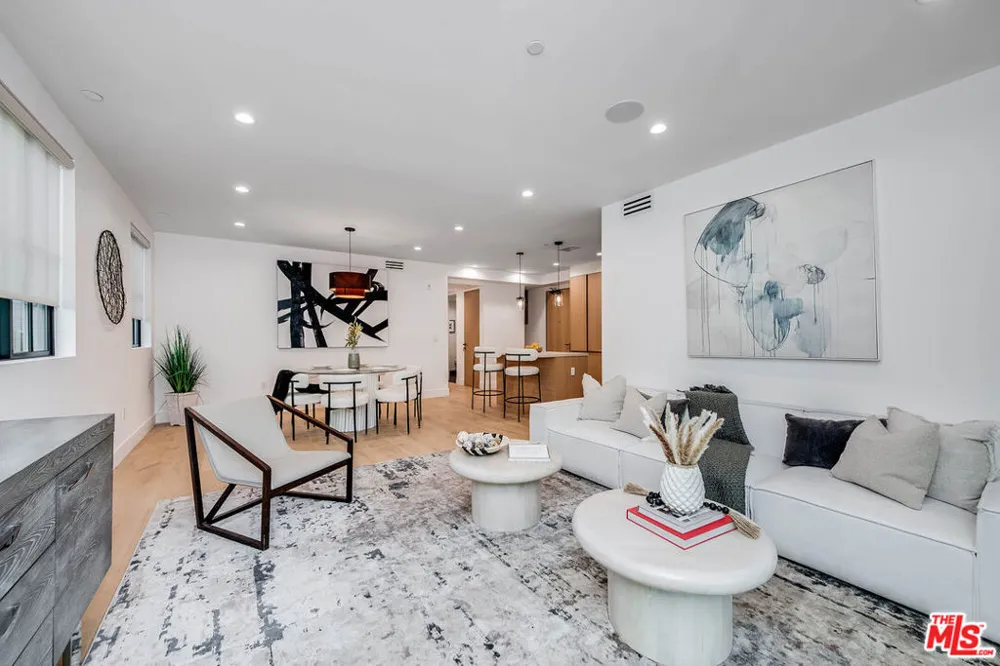 10352 Riverside Drive #103A Toluca Lake, CA 91602