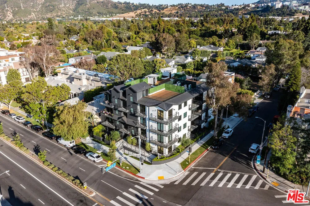 10352 Riverside Drive #103A Toluca Lake, CA 91602