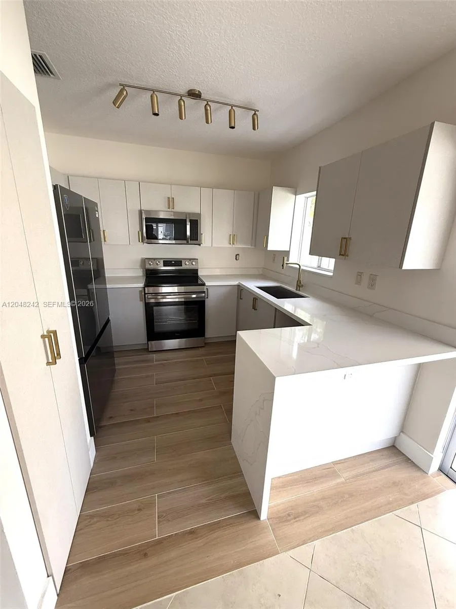 12821 SW 29th St Miramar, FL 33027