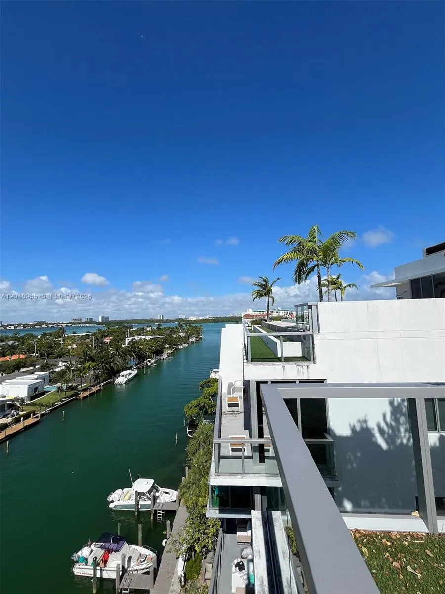 9940 W Bay Harbor Dr #7G-S Bay Harbor Islands, FL 33154