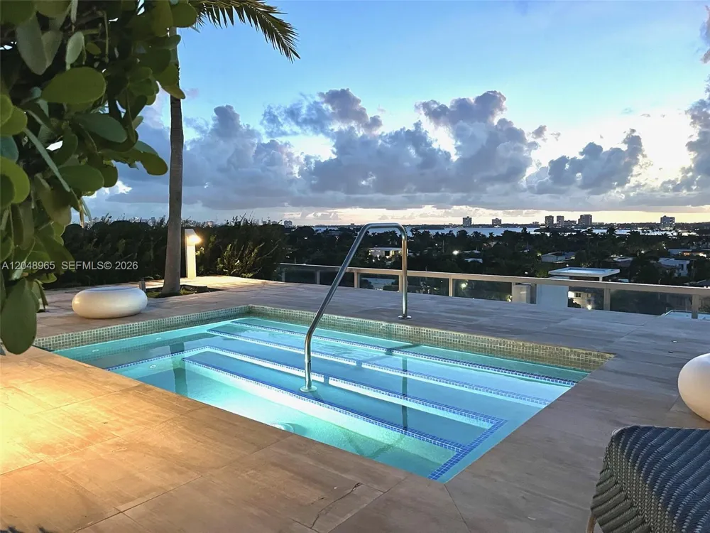 9940 W Bay Harbor Dr #7G-S Bay Harbor Islands, FL 33154