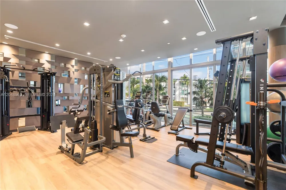 9940 W Bay Harbor Dr #7G-S Bay Harbor Islands, FL 33154