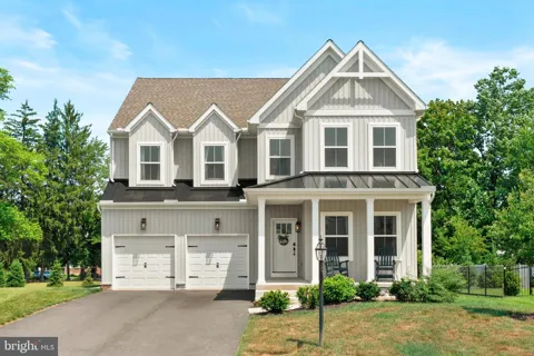 15 PATRICIA DRIVE