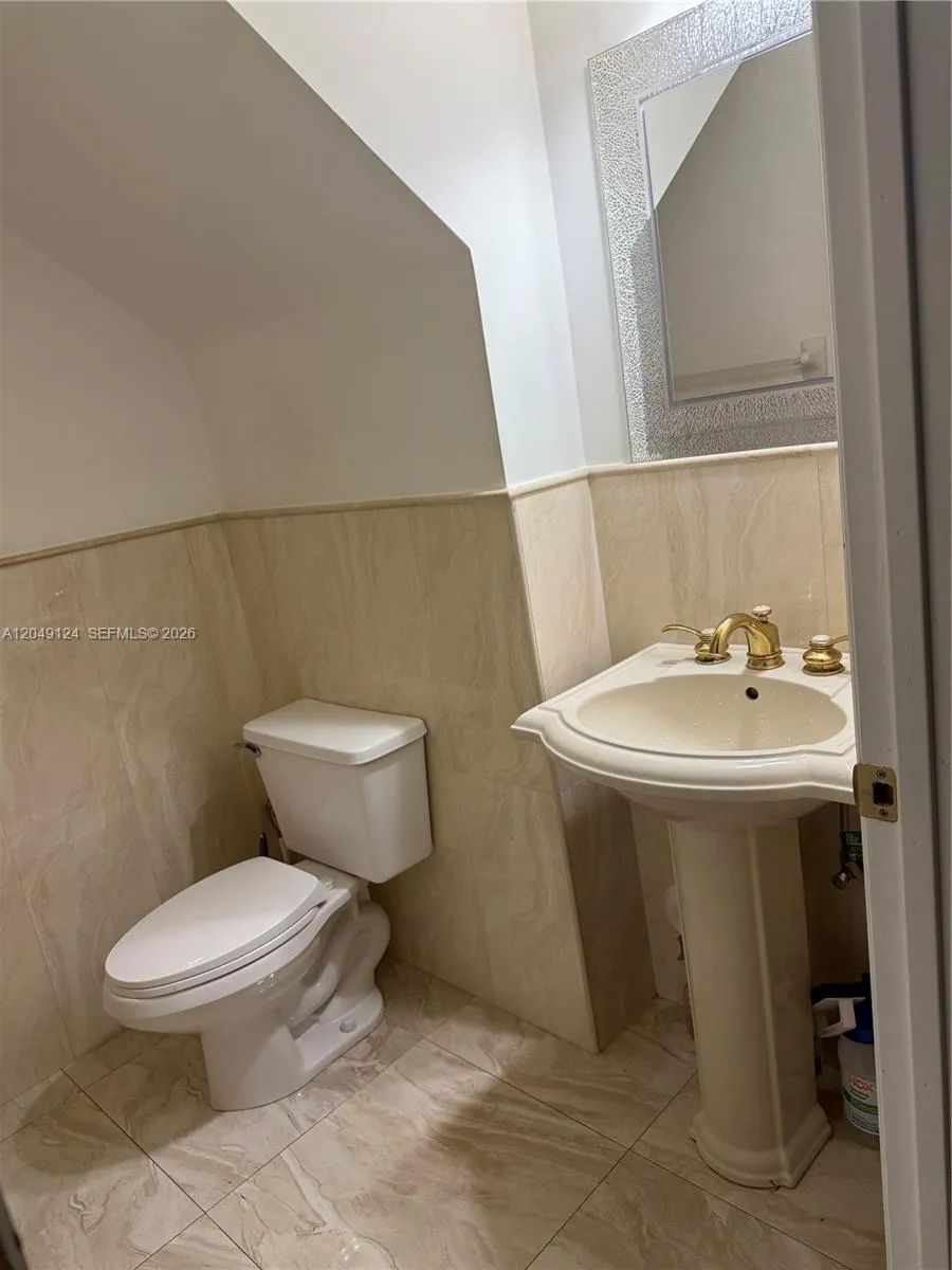 12948 NW 10th St Miami, FL 33182