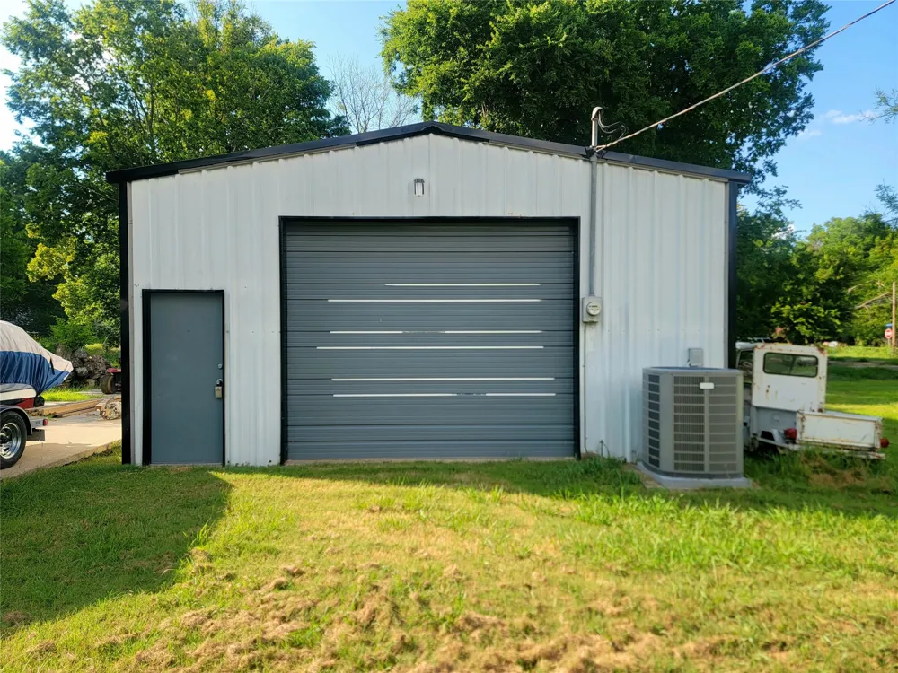 805 S Walnut Clarksville, TX 75426