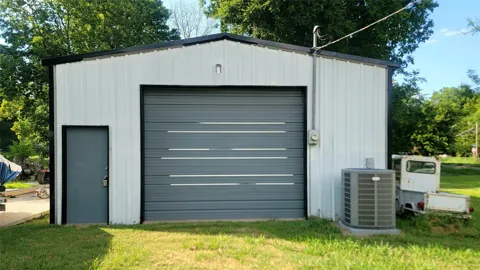 805 S Walnut