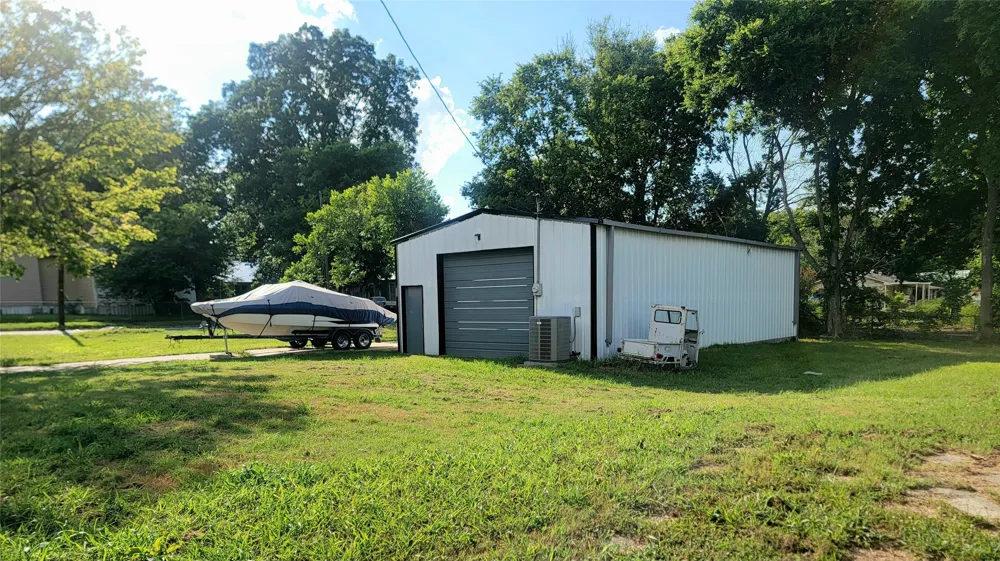 805 S Walnut Clarksville, TX 75426
