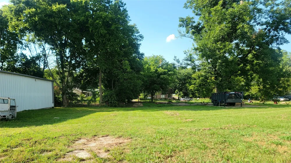805 S Walnut Clarksville, TX 75426