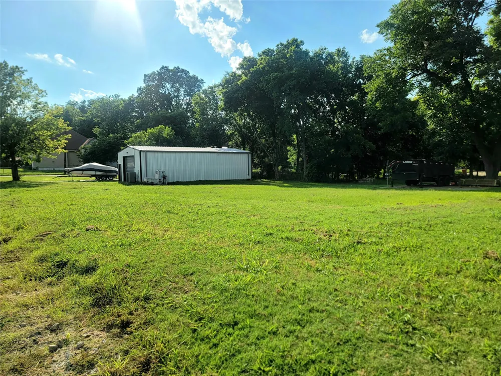 805 S Walnut Clarksville, TX 75426