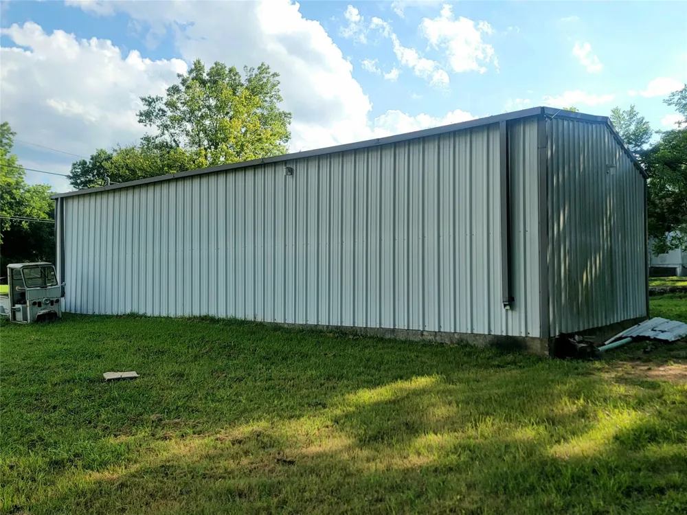 805 S Walnut Clarksville, TX 75426