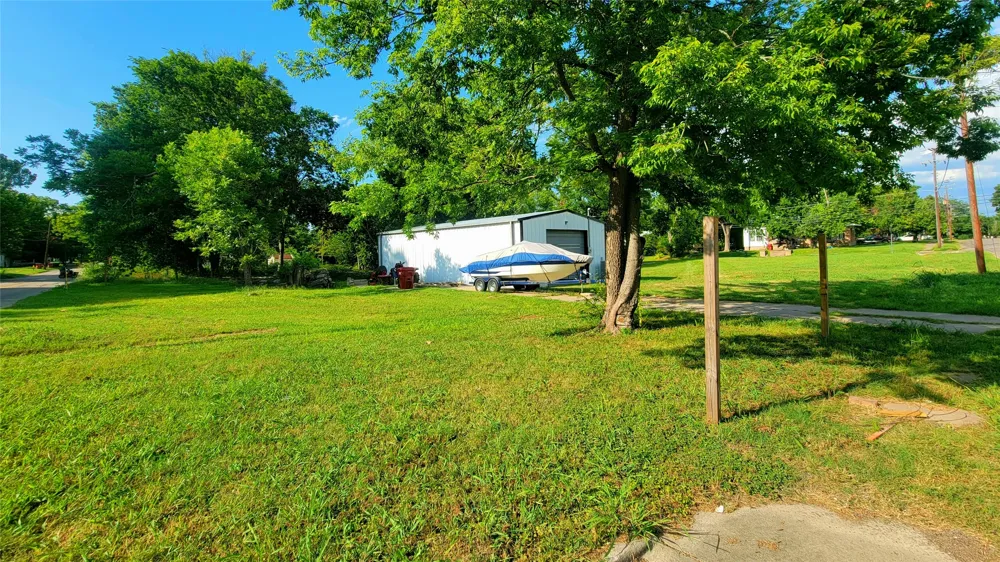 805 S Walnut Clarksville, TX 75426