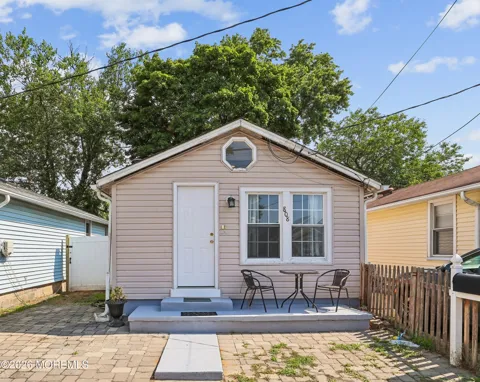 808 Summerfield Avenue
