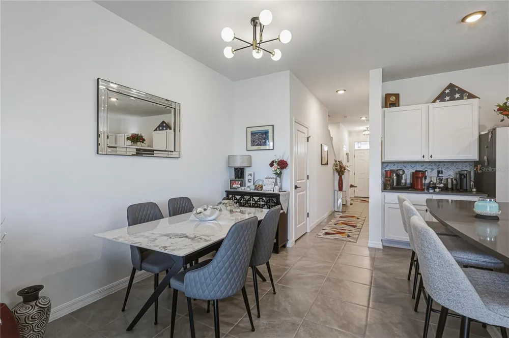 388 MANGROVE SHADE CIRCLE Apollo Beach, FL 33572