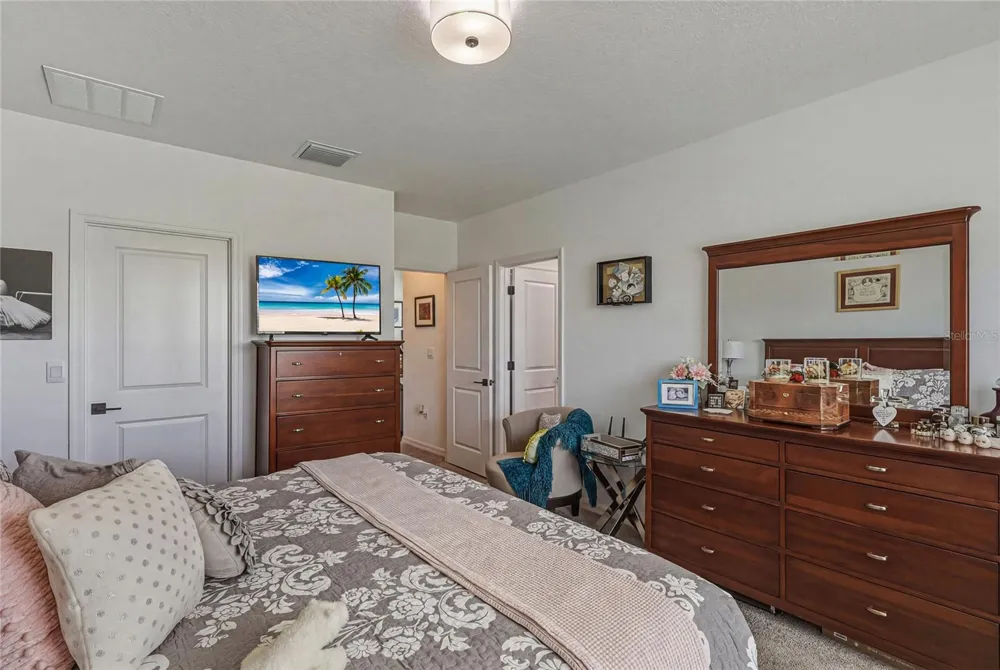 388 MANGROVE SHADE CIRCLE Apollo Beach, FL 33572