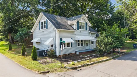 30 Fannin Street