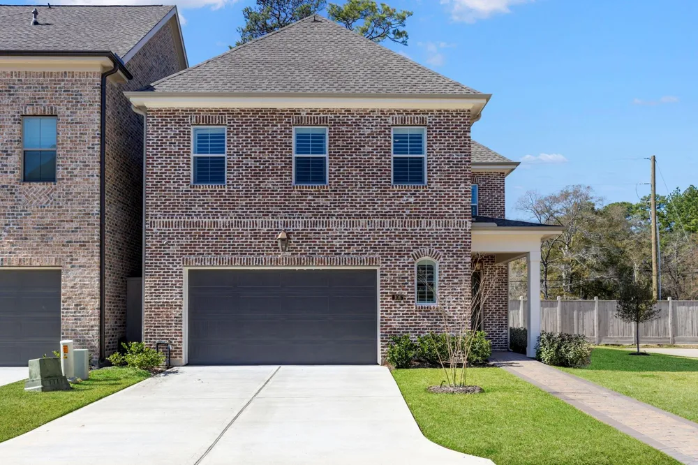 106 Magnolia Green Street Shenandoah, TX 77384