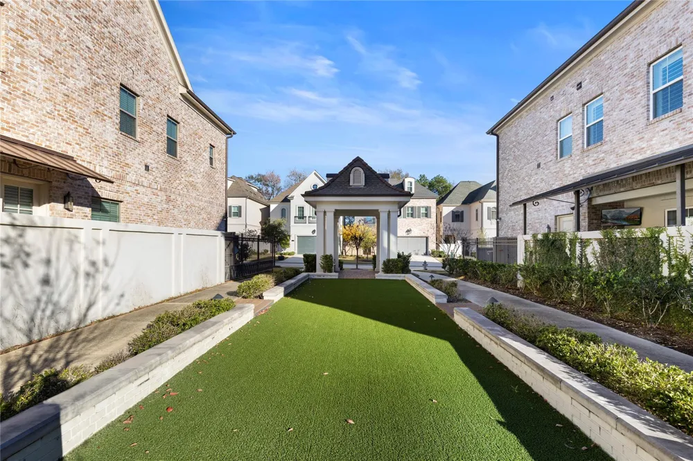 106 Magnolia Green Street Shenandoah, TX 77384