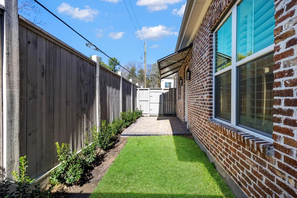 106 Magnolia Green Street Shenandoah, TX 77384