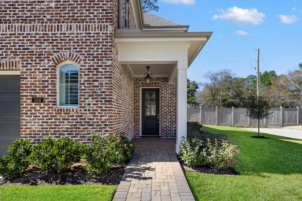 106 Magnolia Green Street Shenandoah, TX 77384