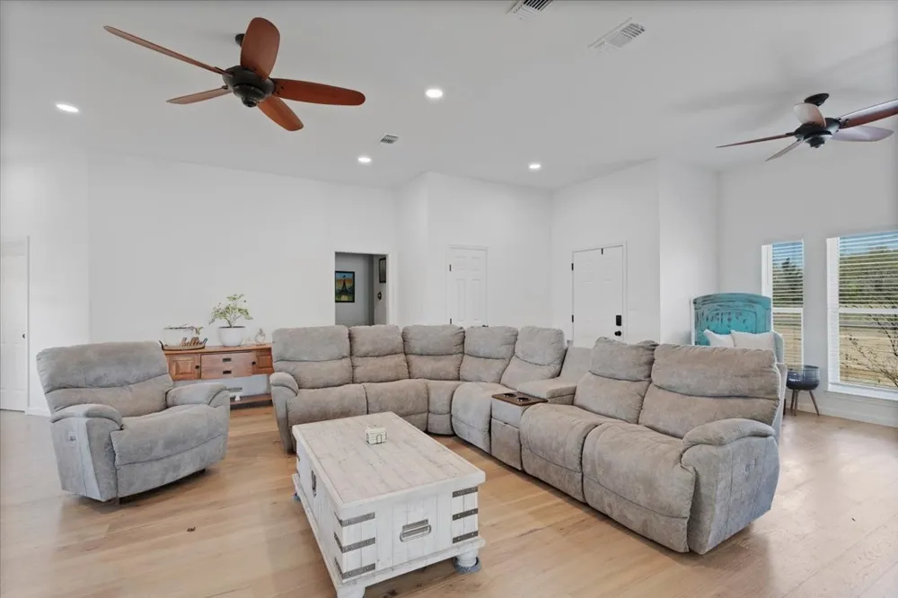 6514 Old Clarksville Road Reno, TX 75462