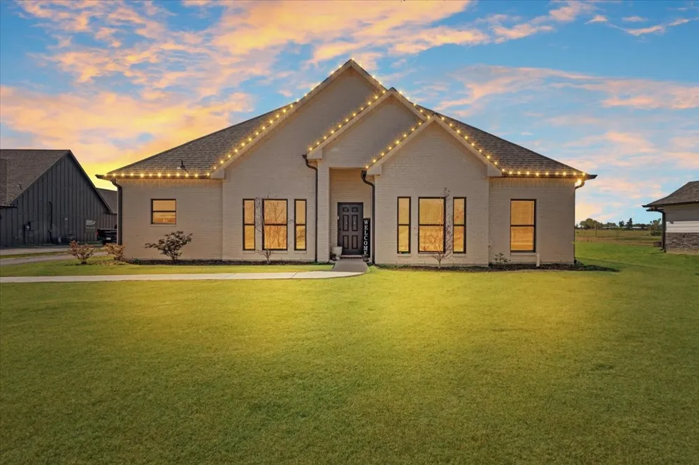 6514 Old Clarksville Road Reno, TX 75462