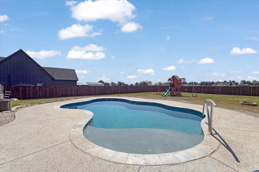 6514 Old Clarksville Road Reno, TX 75462