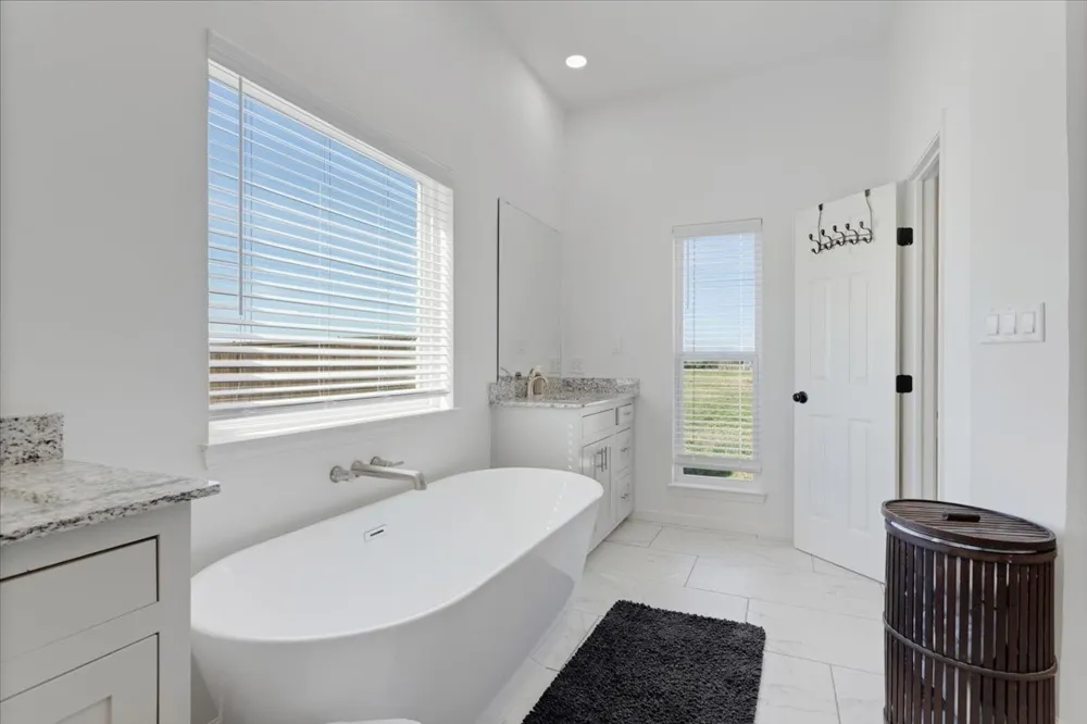 6514 Old Clarksville Road Reno, TX 75462