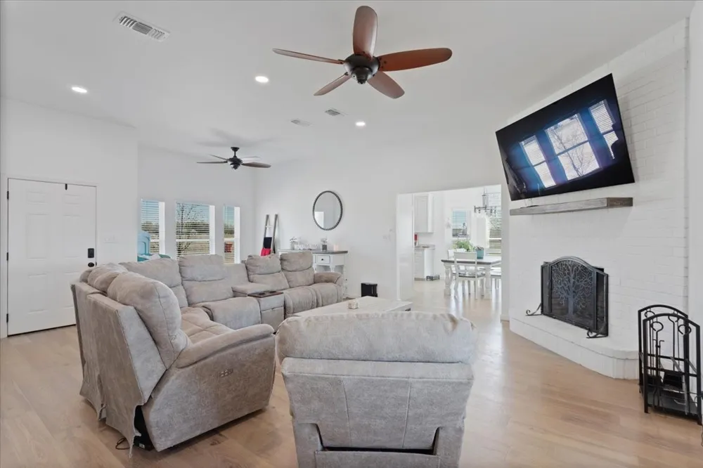 6514 Old Clarksville Road Reno, TX 75462