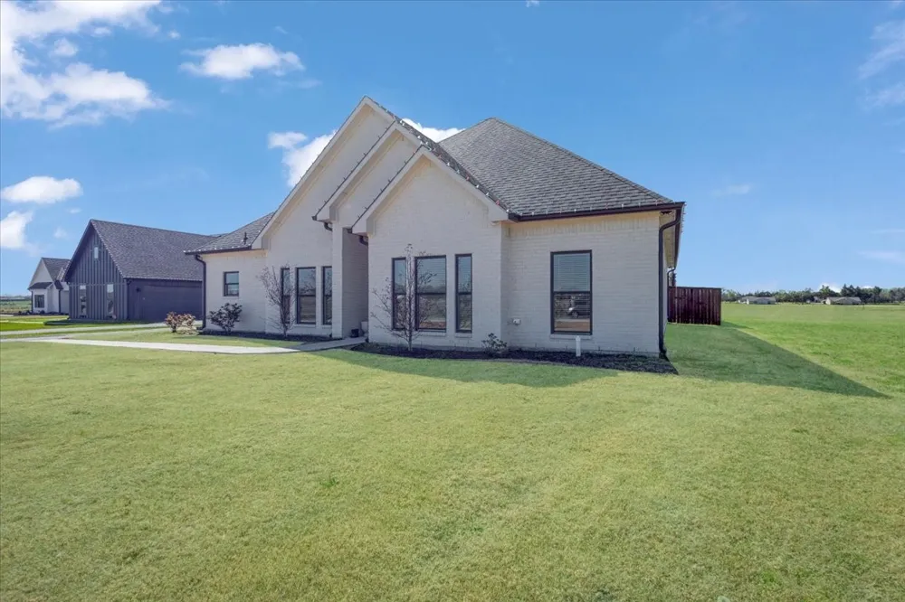6514 Old Clarksville Road Reno, TX 75462