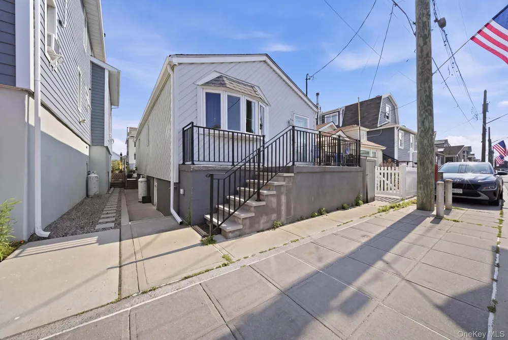 39 W 11th Road Broad Channel, NY 11693