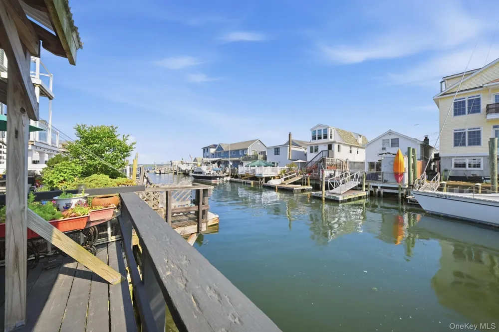 39 W 11th Road Broad Channel, NY 11693