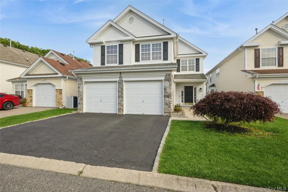 8 Jennifer Lane Middle Island, NY 11953