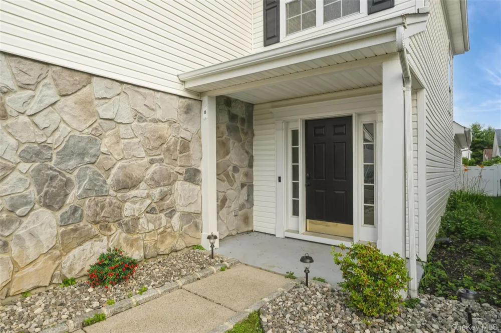 8 Jennifer Lane Middle Island, NY 11953