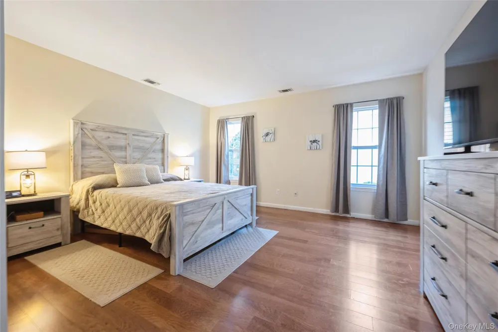 8 Jennifer Lane Middle Island, NY 11953