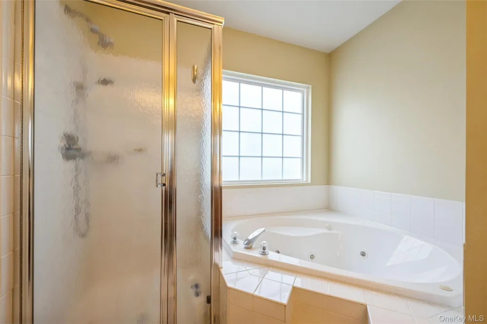 8 Jennifer Lane Middle Island, NY 11953