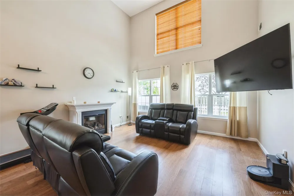 8 Jennifer Lane Middle Island, NY 11953