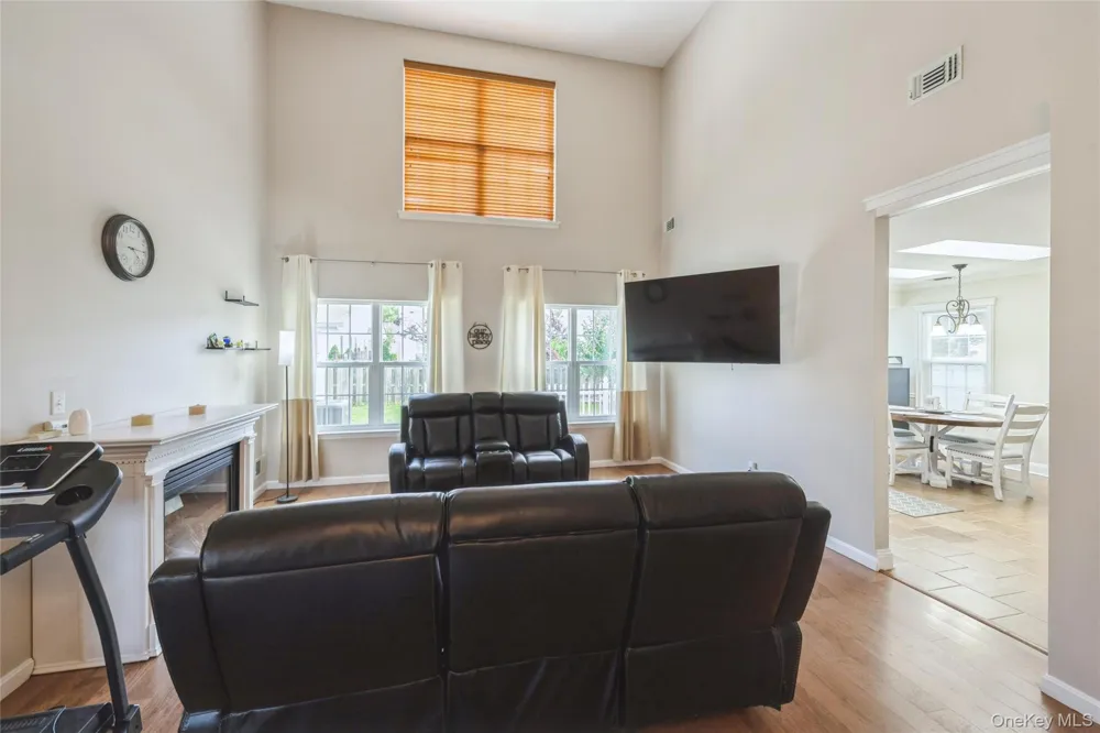 8 Jennifer Lane Middle Island, NY 11953