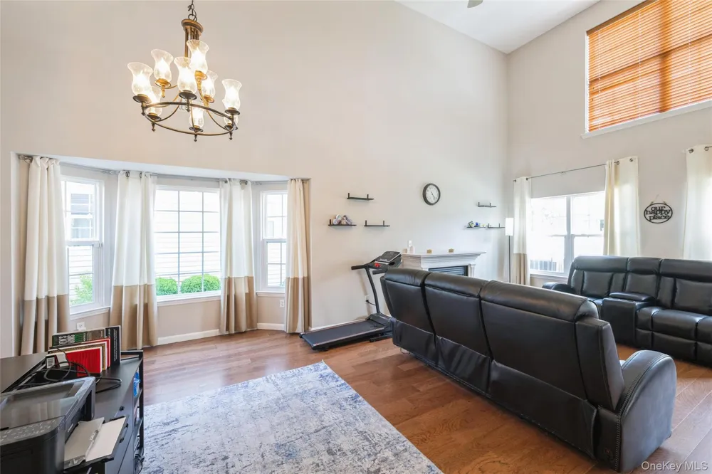 8 Jennifer Lane Middle Island, NY 11953