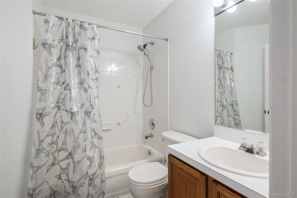 8 Jennifer Lane Middle Island, NY 11953