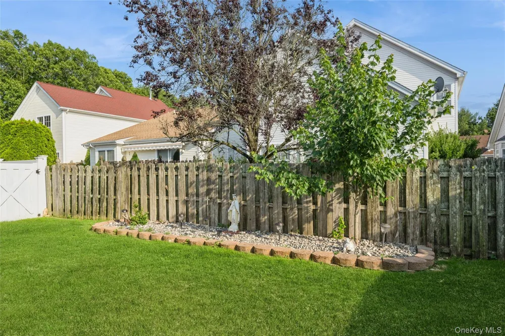 8 Jennifer Lane Middle Island, NY 11953