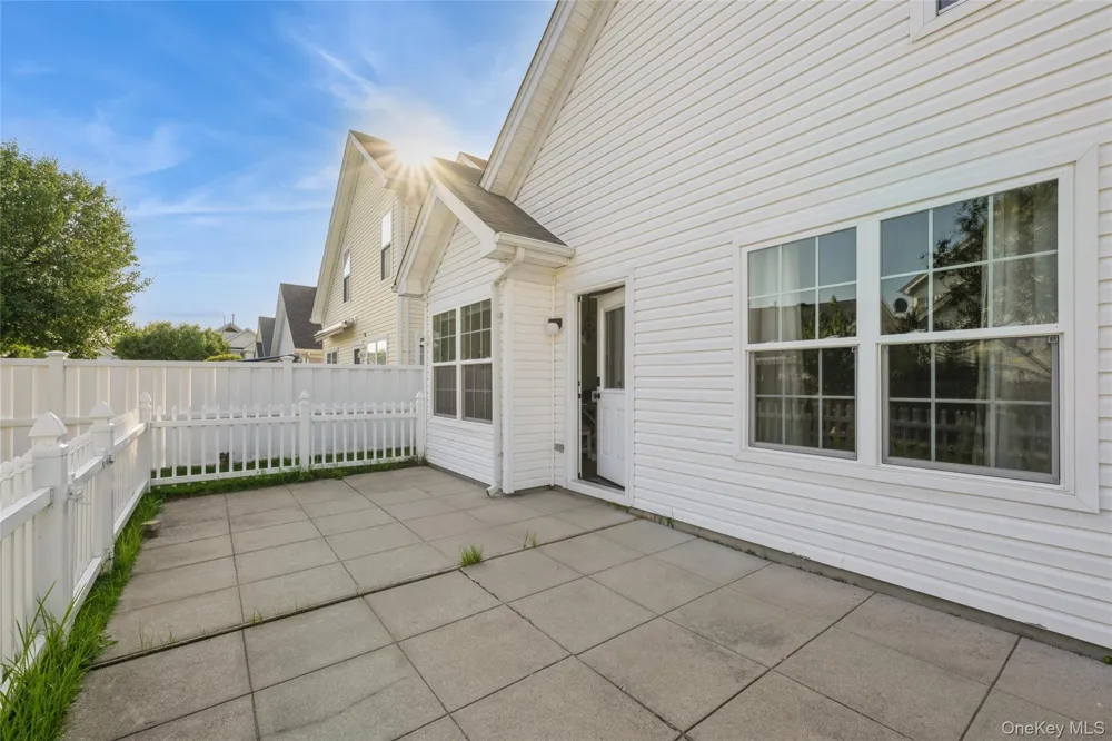 8 Jennifer Lane Middle Island, NY 11953