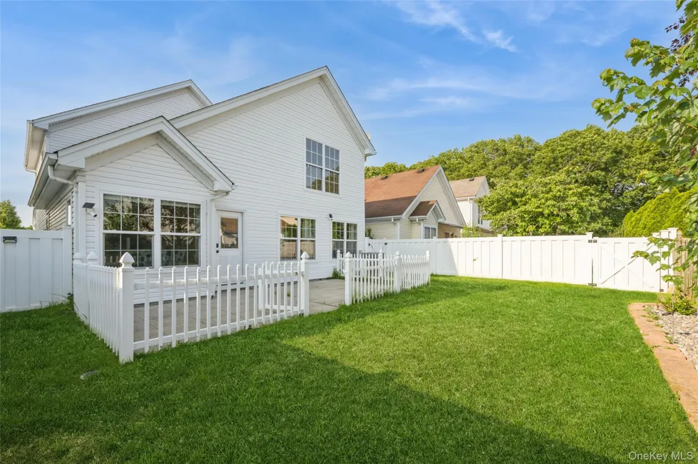 8 Jennifer Lane Middle Island, NY 11953