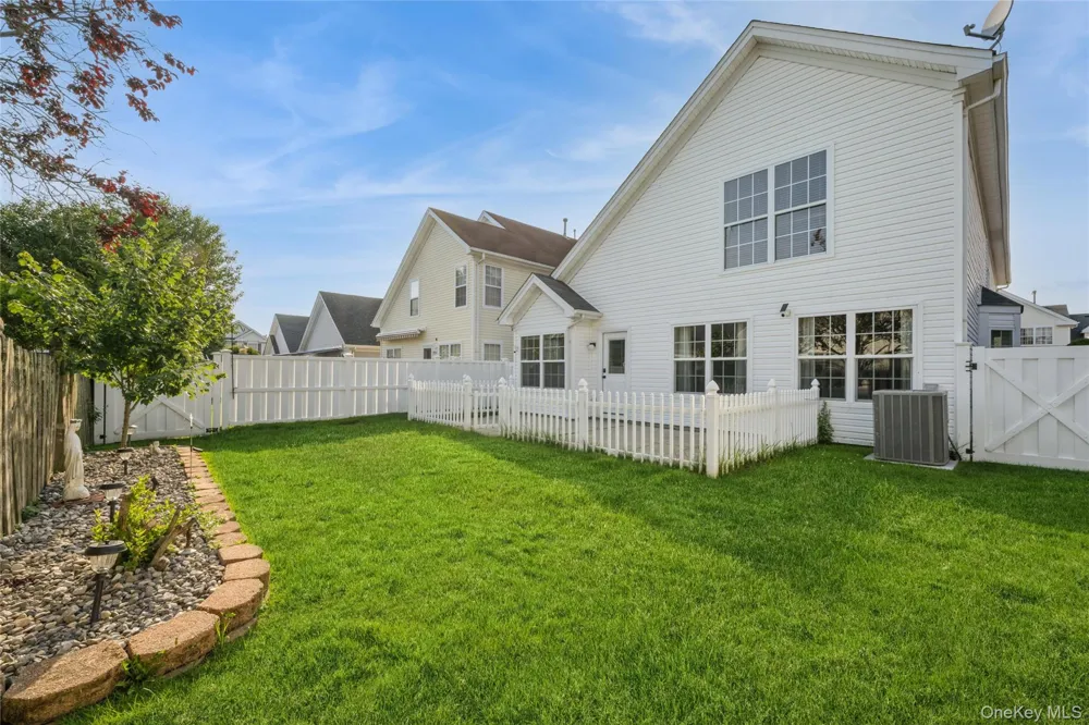8 Jennifer Lane Middle Island, NY 11953