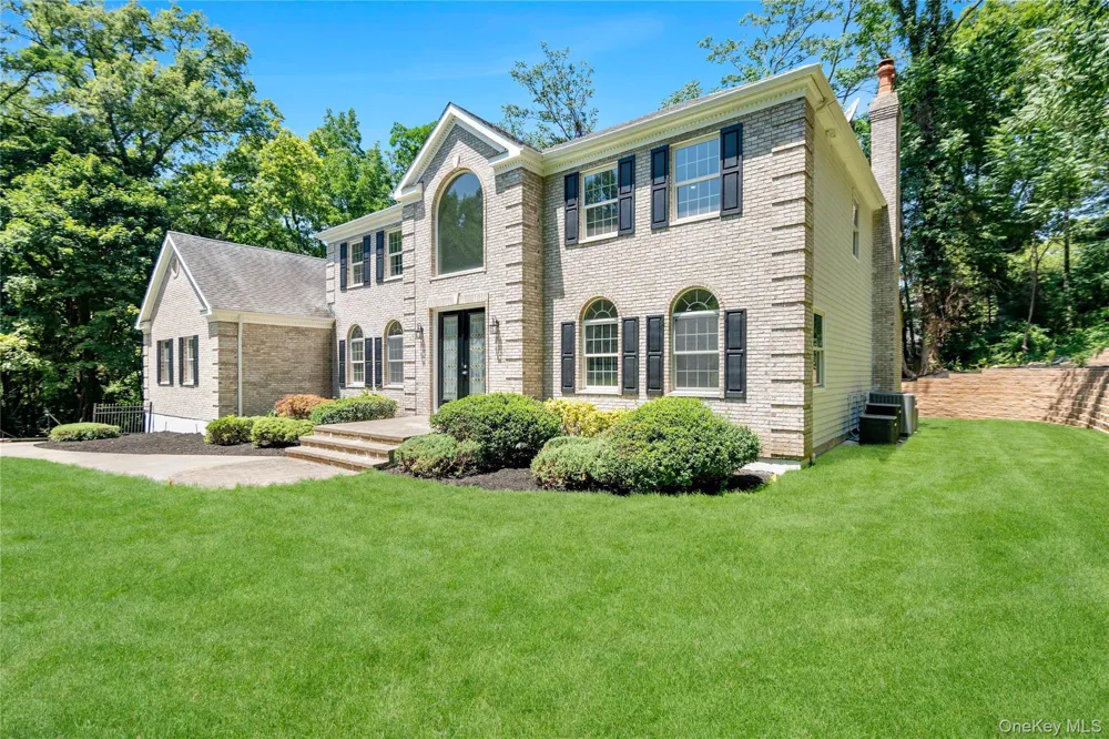 41 Cove Road Huntington, NY 11743