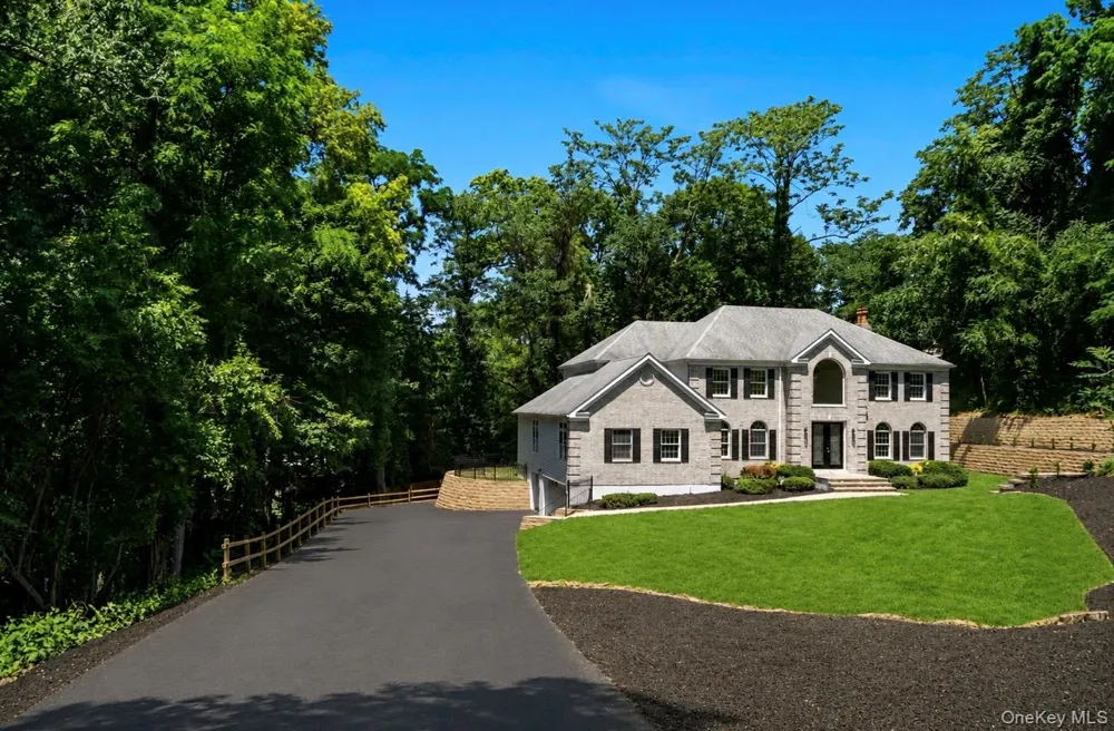 41 Cove Road Huntington, NY 11743