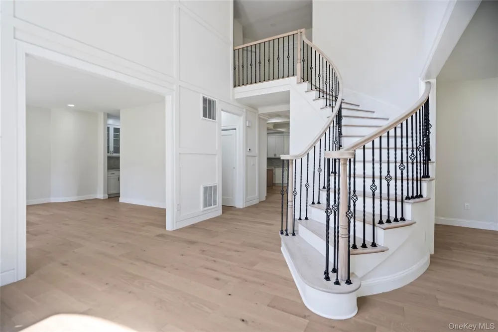 41 Cove Road Huntington, NY 11743